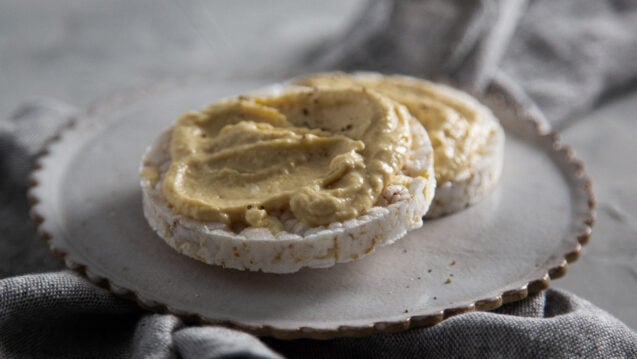 Post Exercise Snack Rice Cakes with Hummus